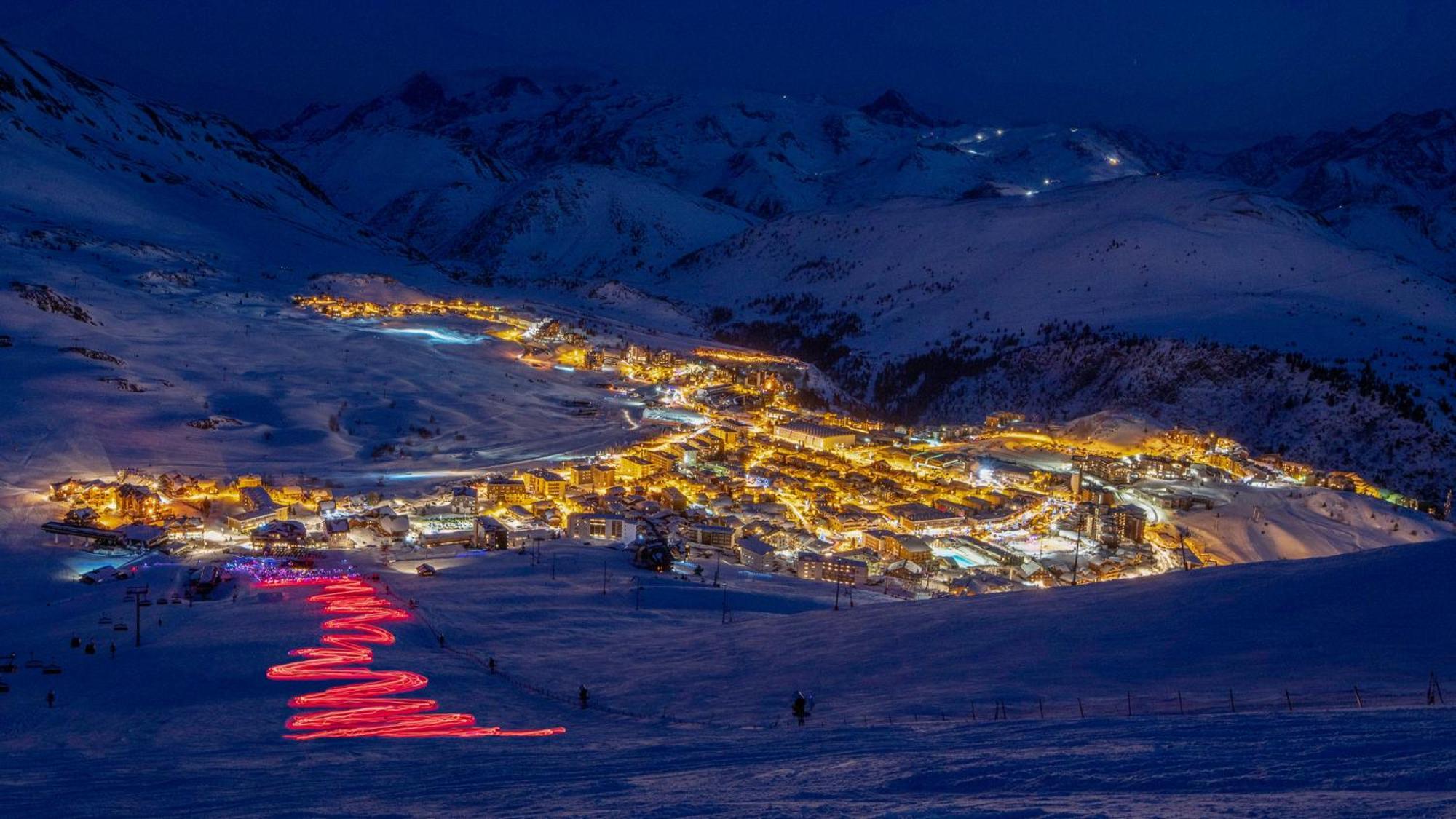 Chalet Alpe D'Huez 1850-Sea And Mountain Pleasure Avec 2 Appartements- 1 Appartement 3 Chambres 8 Couchages - 3 Salles D'Eau Et 1 Appartement 5 Chambres 12 Couchages 5 Salles D'Eau - Jacuzzi Et Sauna -Pieds Des Pistes Et Centre 외부 사진